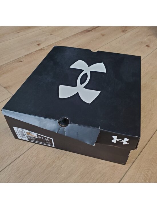 Under Armour UA Stellar G2 6\